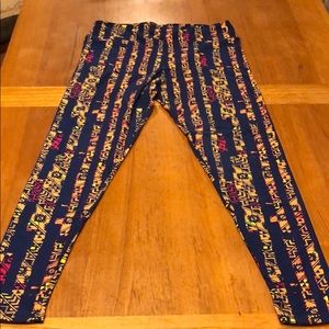LuLaRoe Tall & Curvy Leggings